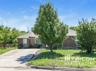 114 Jordan Dr, Red Oak, TX 75154