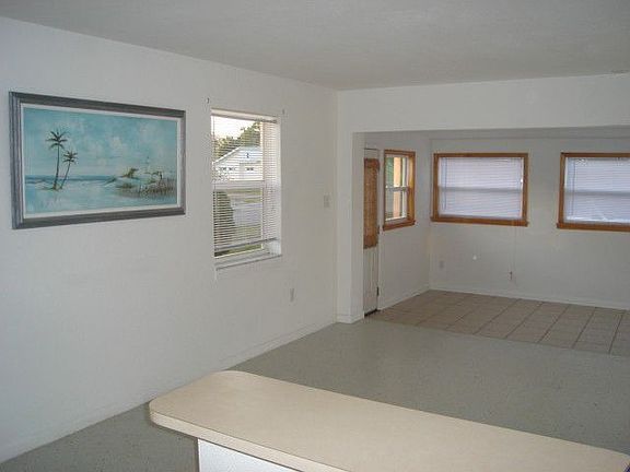 Kitchen to Liv Room