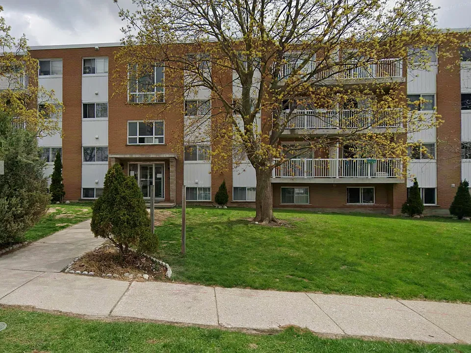 350 Regina St N #103