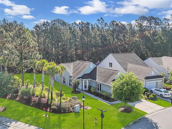 3rd image of 29 Mystic Point Drive