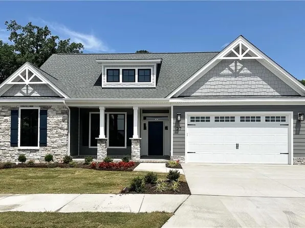 27 Serenity Ln, Suffolk, VA 23434