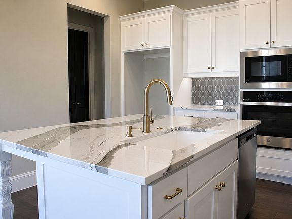 5th image of 305 Sunset Ln #101