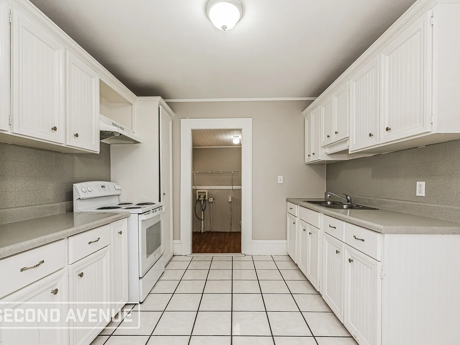 3 bed, 2.0 bath, 1188 sqft, $919 — Photo 3