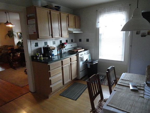 4th image of 6239 W Newport Ave