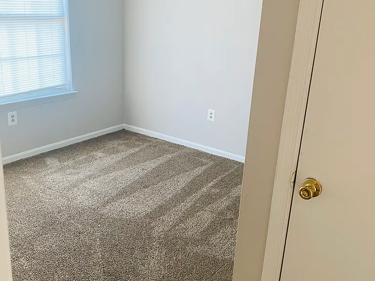 2902 Lloyd Ct — Photo 16