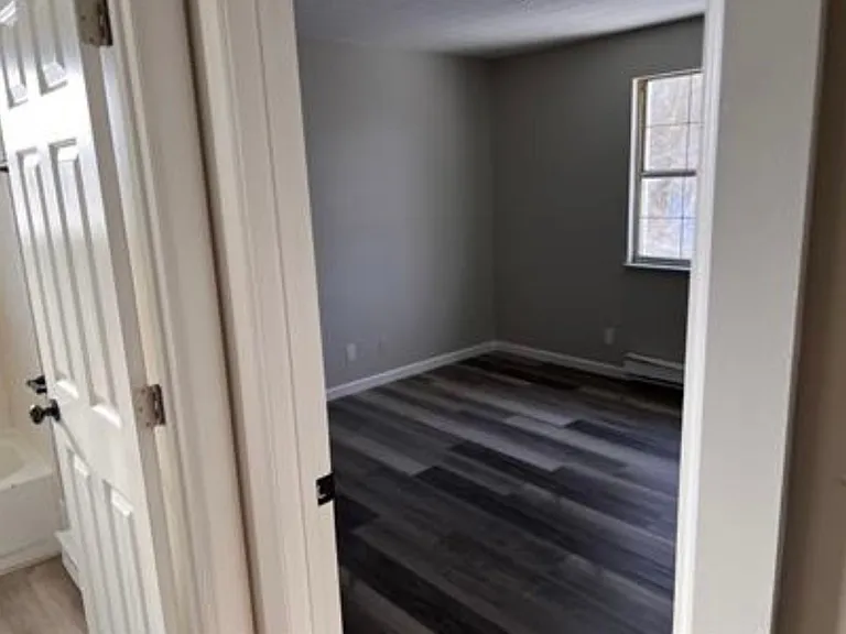 Willow Run Apartments — Photo 25