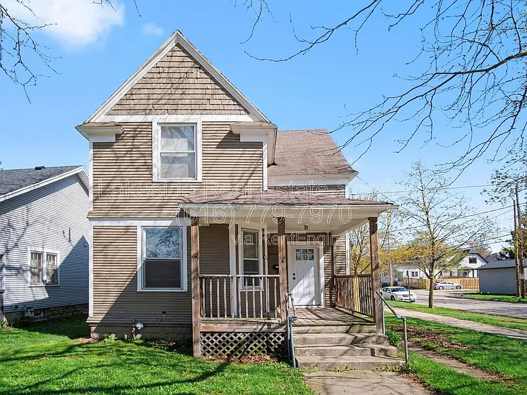 1101 Dayton St SW — Photo 3