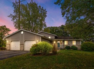 290 Castlewood Dr, Valparaiso, IN 46385