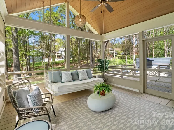 5416 Woodcreek Dr, Charlotte, NC 28226