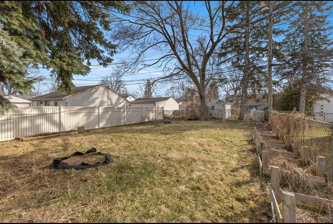 3 bed, 1092 sqft, $1,800 — Photo 4