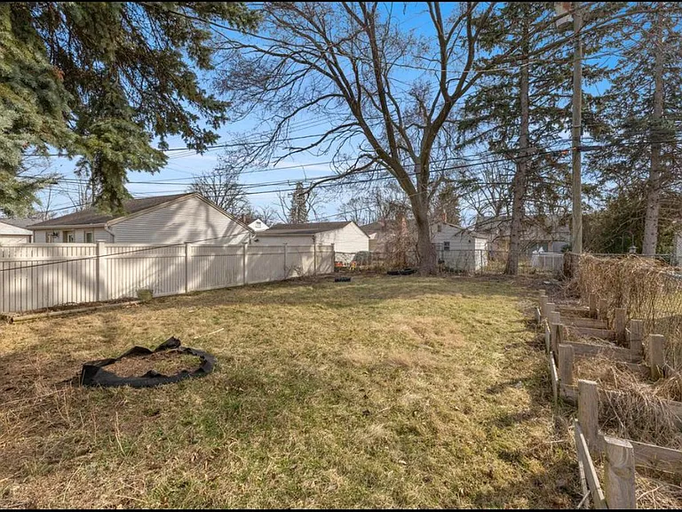 3511 Monroe St — Photo 25