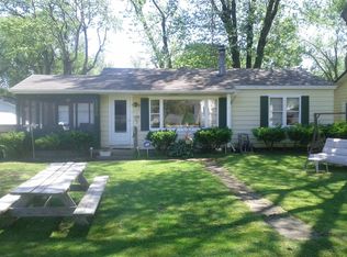 1505 Sunset Dr, Twin Lakes, WI 53181