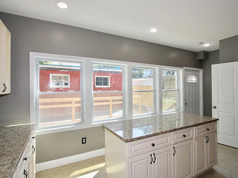 3921 Illinois Ave NW — Photo 8
