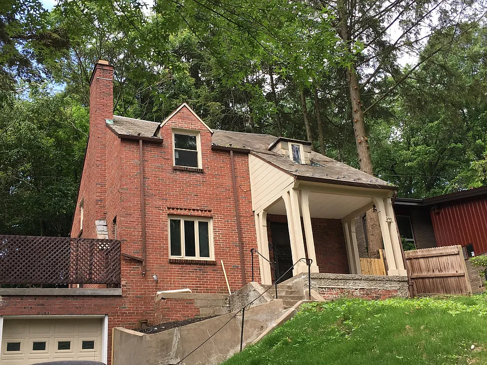 390 Orchard Dr