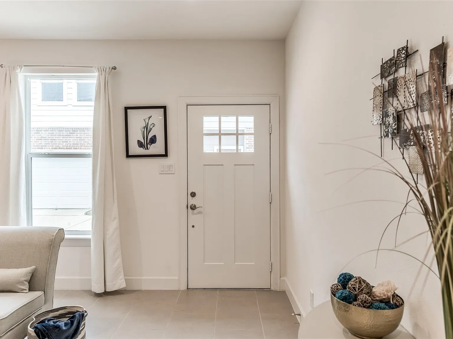 3 bed, 2.5 bath, 1781 sqft, $2,200 — Photo 3