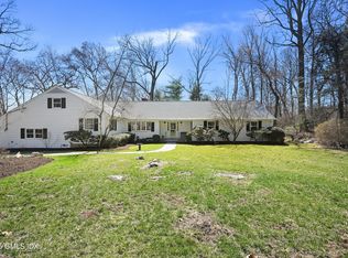42 Mimosa Dr, Cos Cob, CT 06807