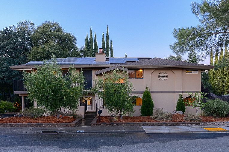 1st image of 9109 Winding Oak Dr