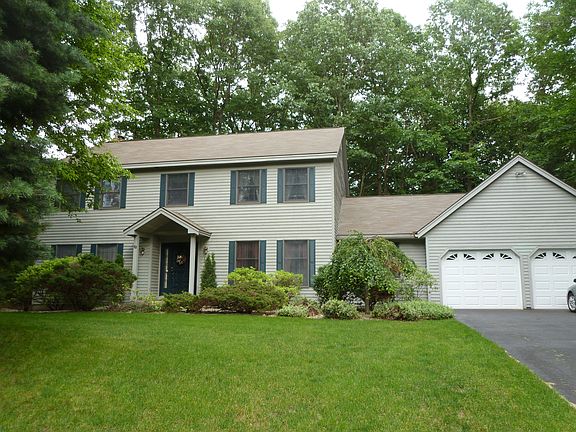 2nd image of 12 Berkshire Dr W