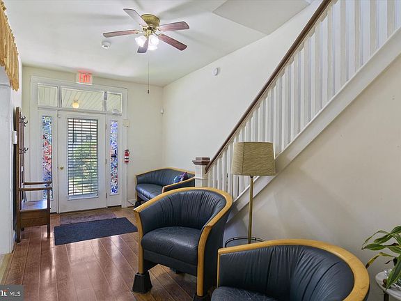 4th image of 2923 Woodland Ave