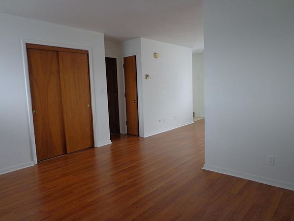 2nd image of 712 Cedar Dr APT 14