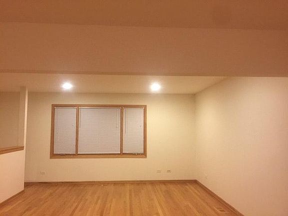 5th image of 4234 Joliet Ave