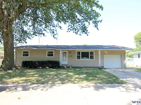 1715 N 18th St, Beatrice, NE 68310