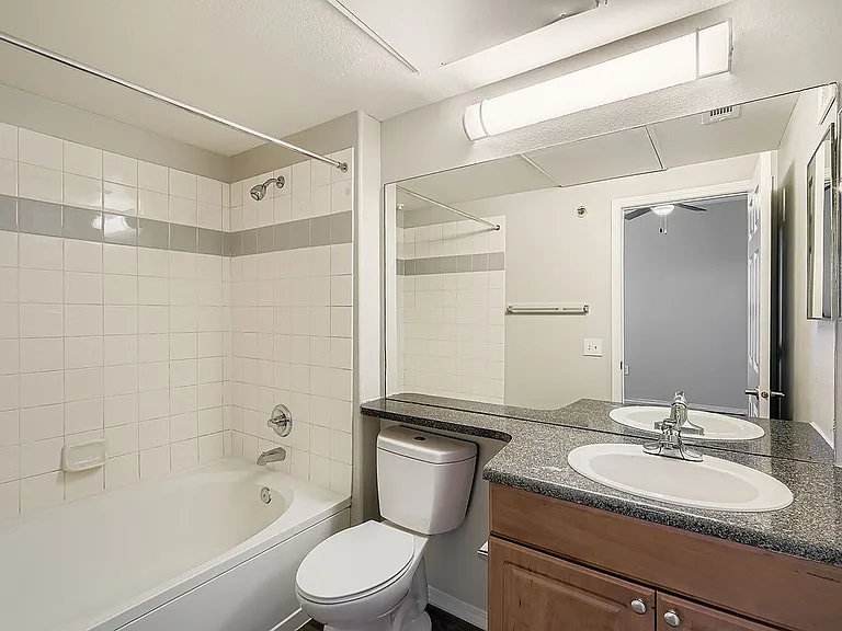 1350 Cascade Creek View #208 Malachite - Web Quality - 008 - 13 Primary Bathroom