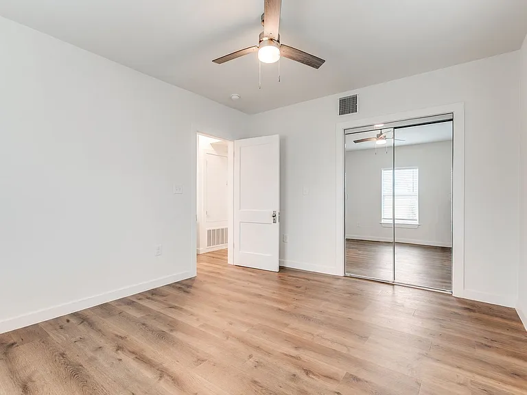 Renovated 2 Bedroom Downstairs Duplex in Los Angeles Heights — Photo 7