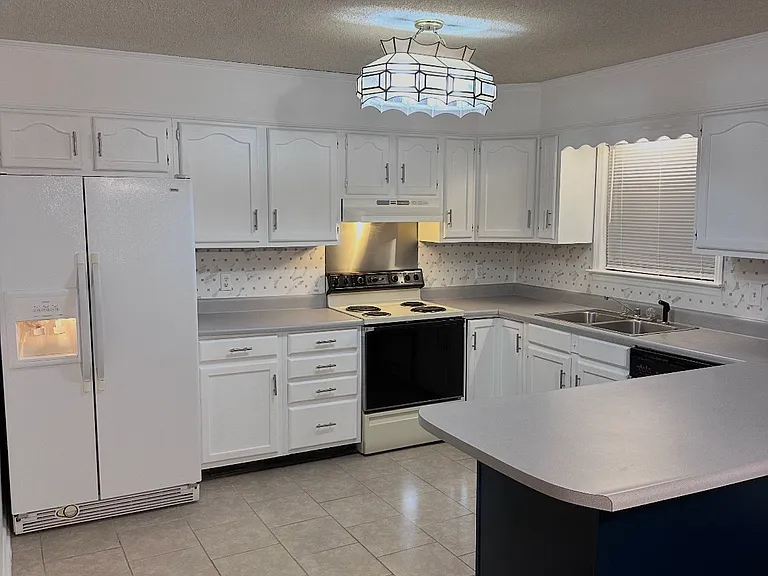 106 Middleton Dr — Photo 20