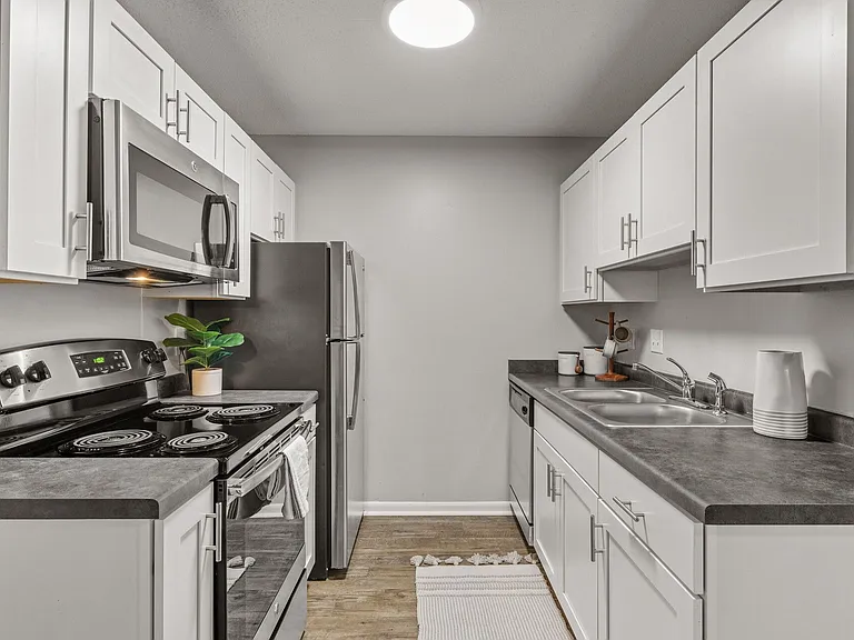 Eastgate Apartments — Photo 14