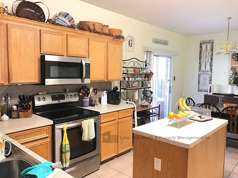 217 Tepee Dr — Photo 4