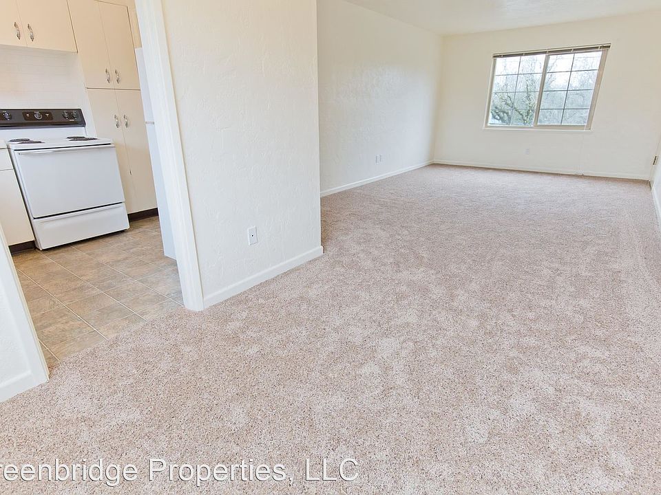 1st image of 4101 SE Belmont St APT 4