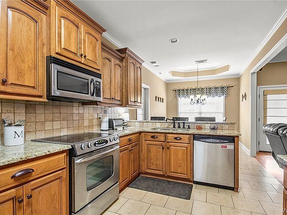3rd image of 11498 Forest Glen Blvd