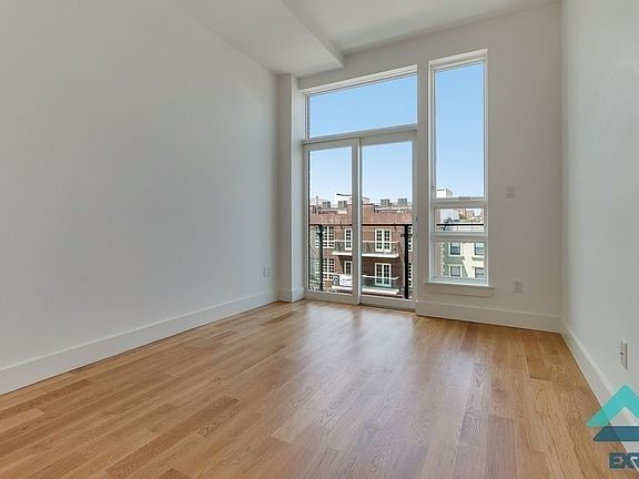 2nd image of 820 Dekalb Ave #C2