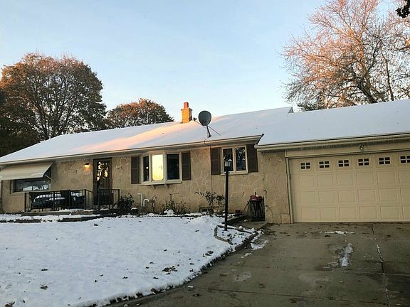 2nd image of 10102 W Sunset Ave