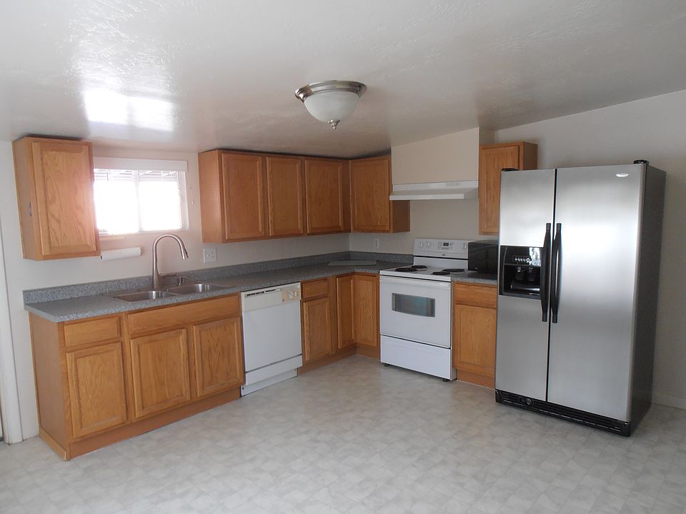 1st image of 1530 E Sierra St