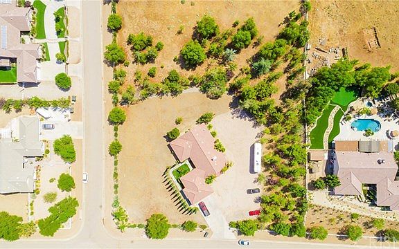 2nd image of 34734 Sweetwater Dr