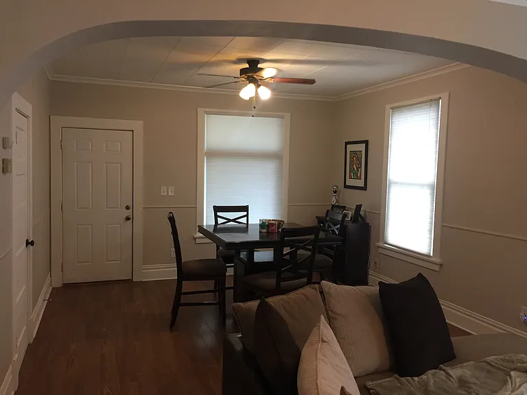 808 E Illinois Ave — Photo 4