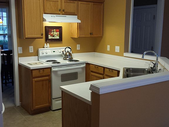3rd image of 501 Lasalle Ct