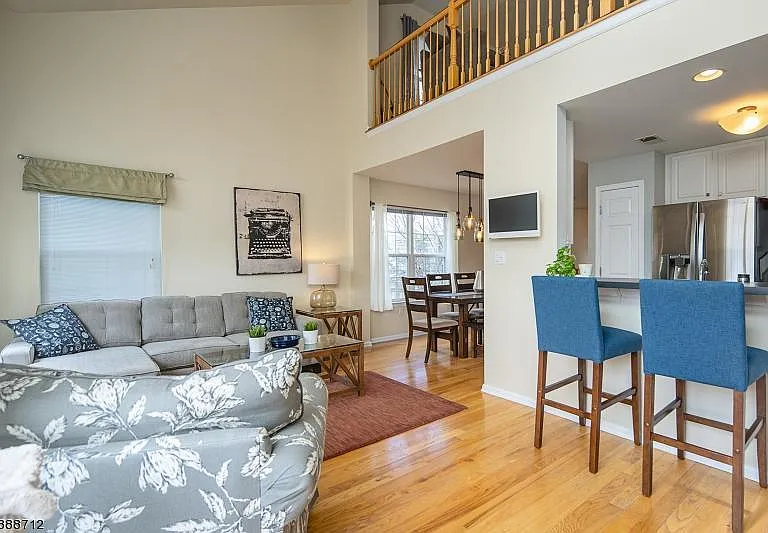 137 Riverwalk Way — Photo 10