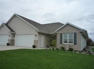 N6031 Westview Dr, Fond Du Lac, WI 54937