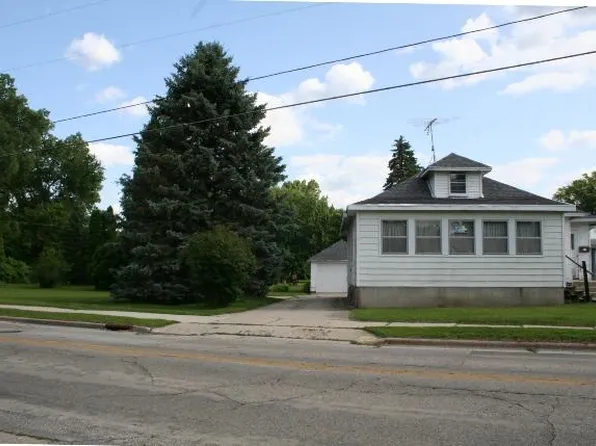 411 E Kilbourn Ave, West Bend, WI 53095