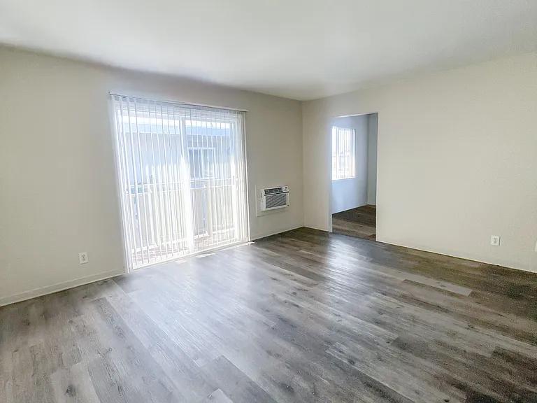 Monterey Manor Apartments — Photo 26