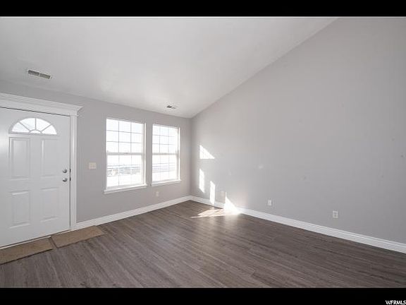 4th image of 2967 S Burdock Dr