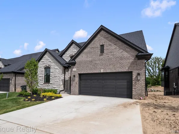 3316 Cornerstone Dr Unit 3, Lake Orion, MI 48360