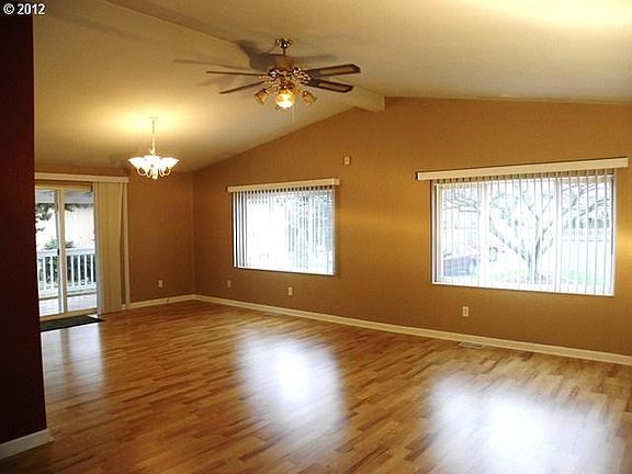 3rd image of 5415 NE 77th Ct