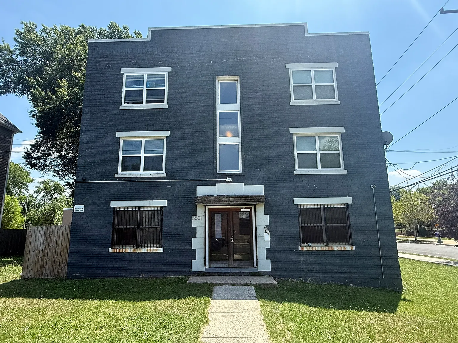 2 bed, 800 sqft, $1,750 — Photo 1