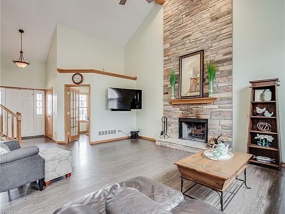3rd image of 2888 Brookfield Dr