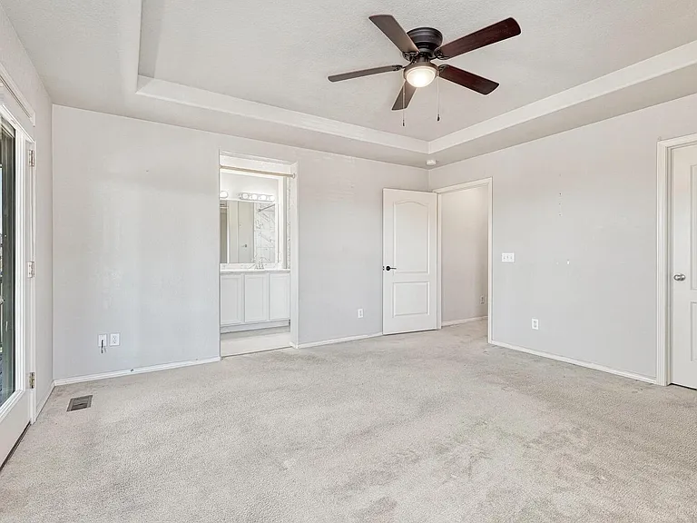 6442 Silverwind Cir — Photo 17