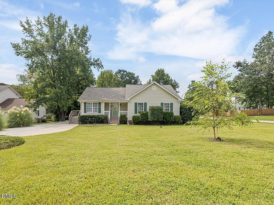 1st image of 109 Hiddenwood Ct